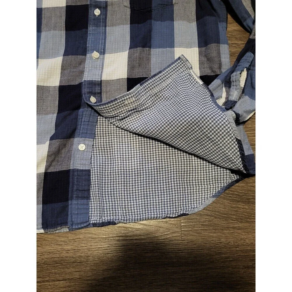 Banana Republic Standard Fit Mens Long Sleeved Button Up Shirt - Large